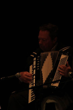 10620497_339860219530195_244541259811972411_o