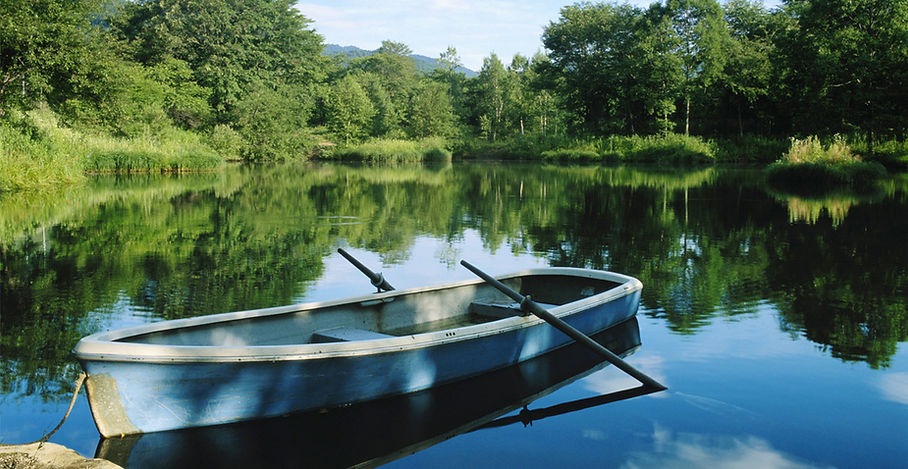 Bateau sur le lac