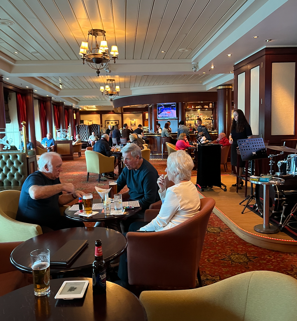 Golden Lion pub