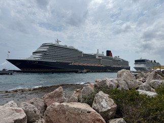 Queen Anne docked in Willemstad