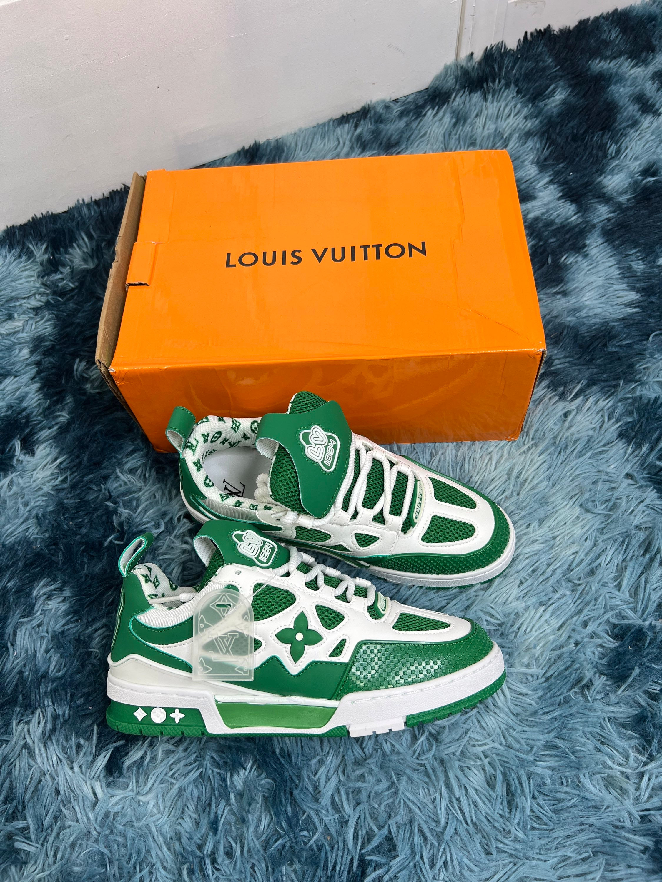 LV SNEAKER