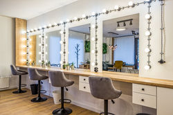 dressing-room-mirror-2025-02-11-17-54-50-utc