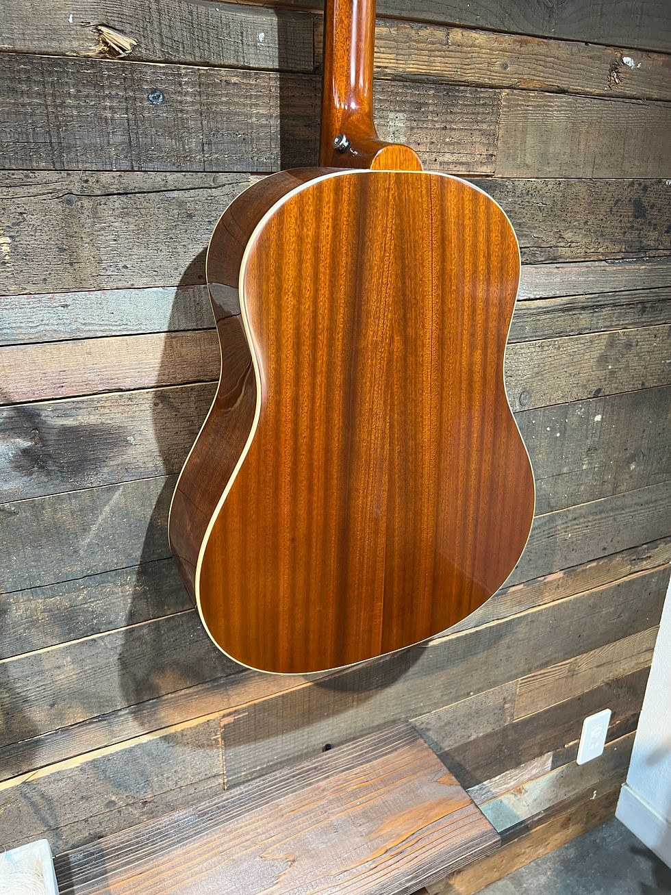 サムネイル： Epiphone Masterbuilt Texan　Antique Natural Aged