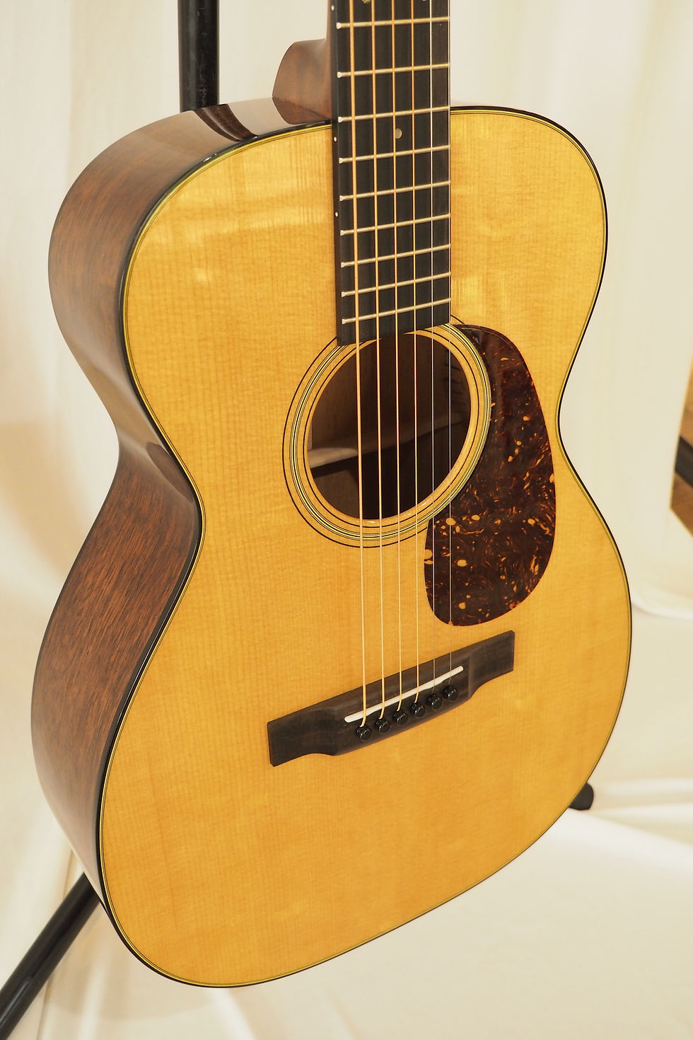 サムネイル： Martin O-18