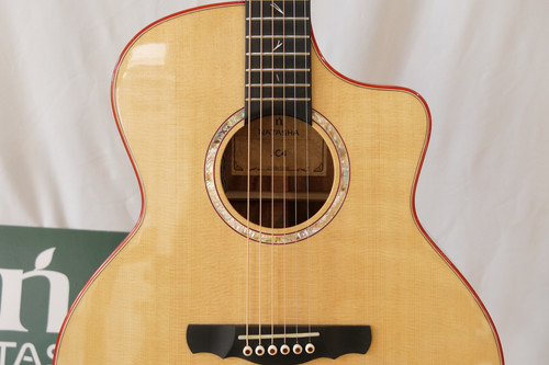 Natasha JC-4 | guitartrailer