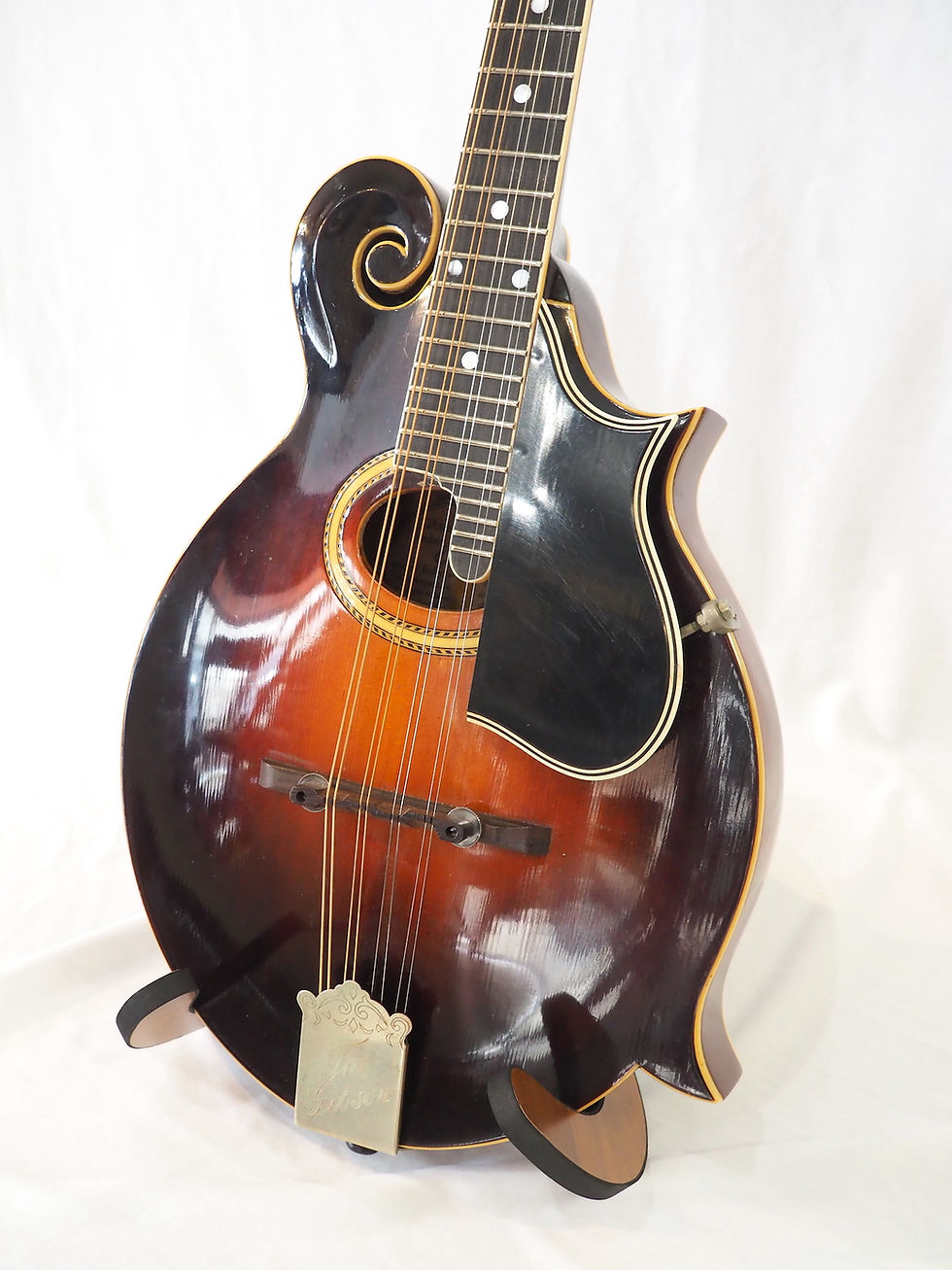 Thumbnail: Gibson F2/F4