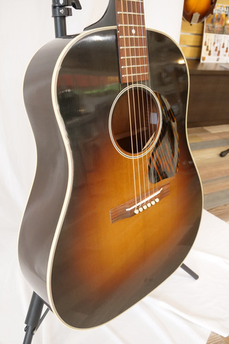 Gibson J-45 Legend | guitartrailer