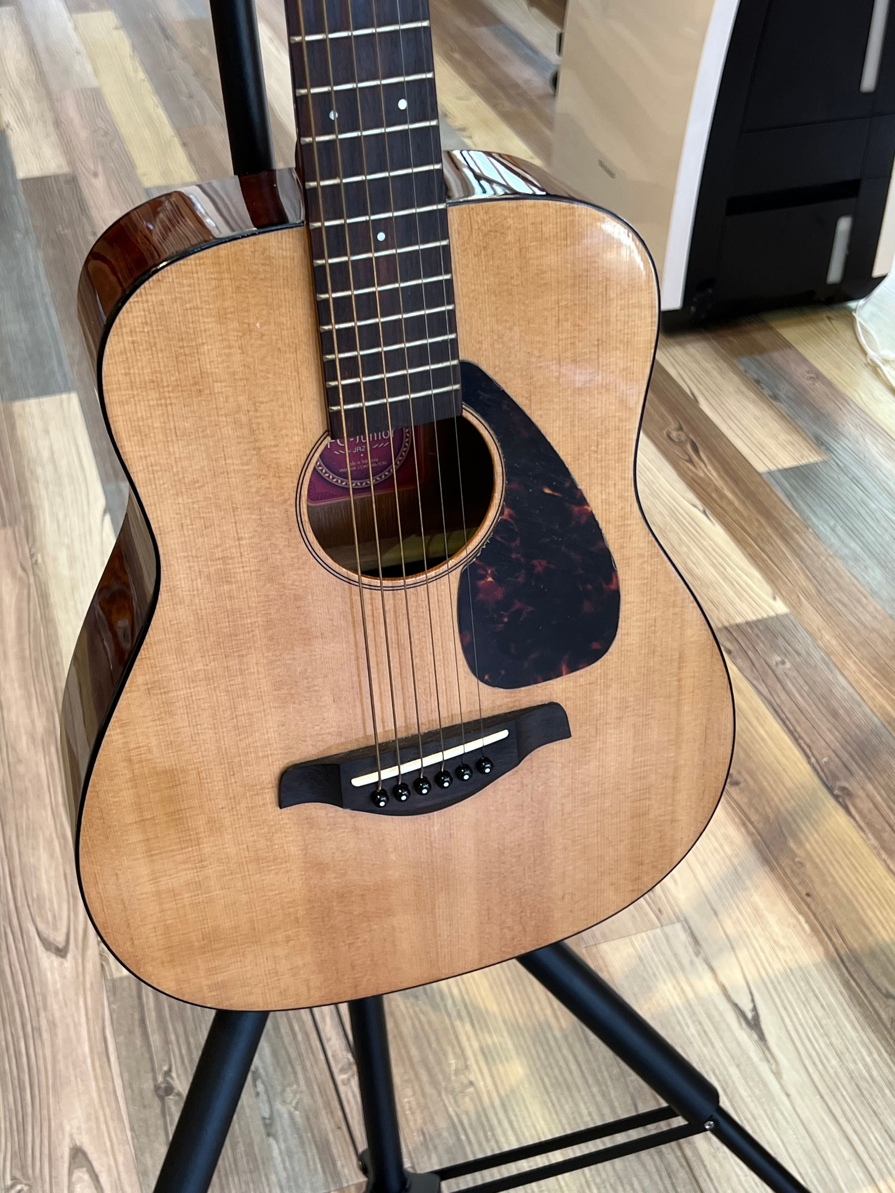 Yamaha FG JR2S