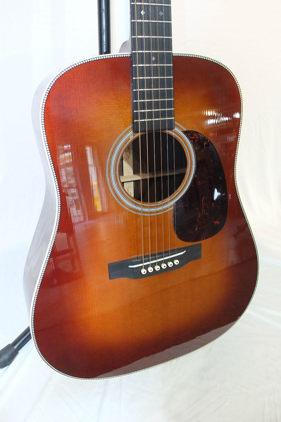 Thumbnail: Martin HD-28V
