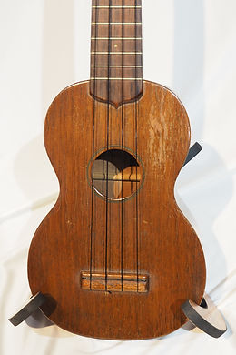 1930年代製 Regal (リーガル) 製ウクレレ　Wendel Hall Regal Soprano Ukulele , c. 1930 | RetroFret