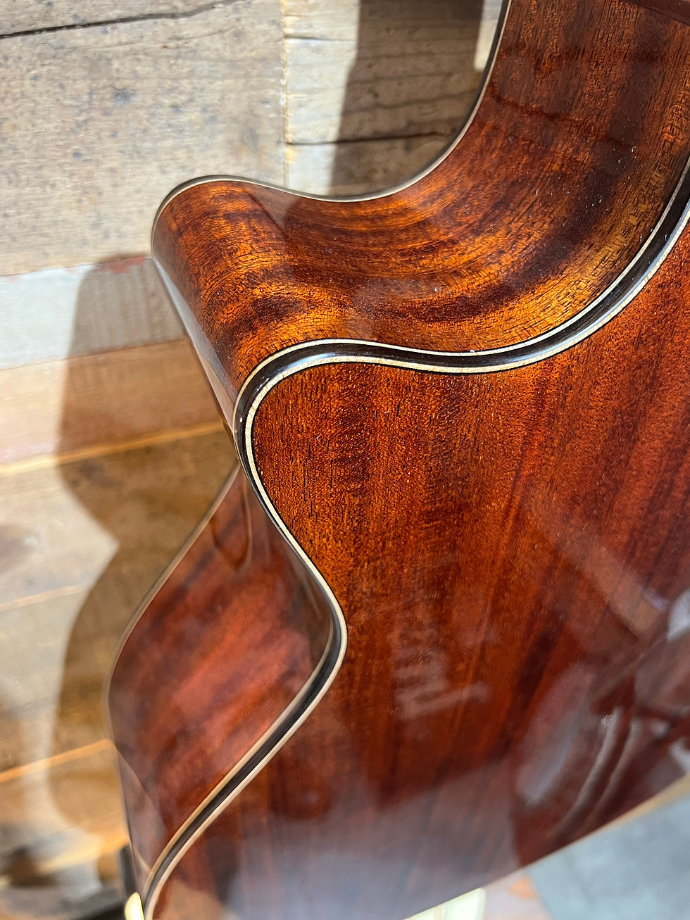 サムネイル： Tyma Guitars TG-10