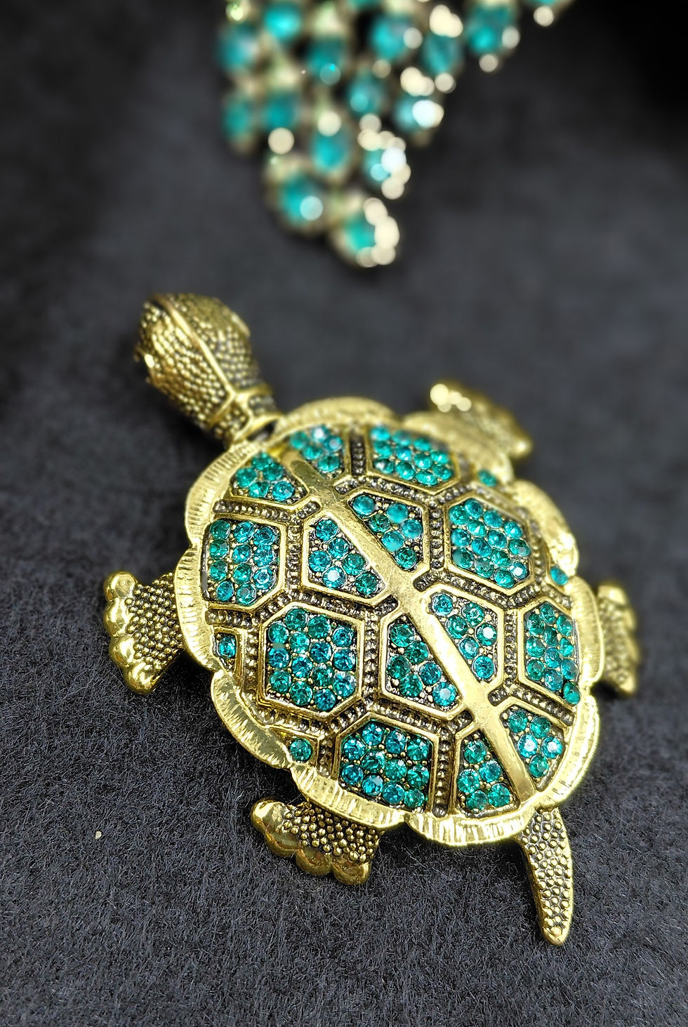 Miniatura: Quel tocco in più che fa la differenza: bellissime spille colorate!