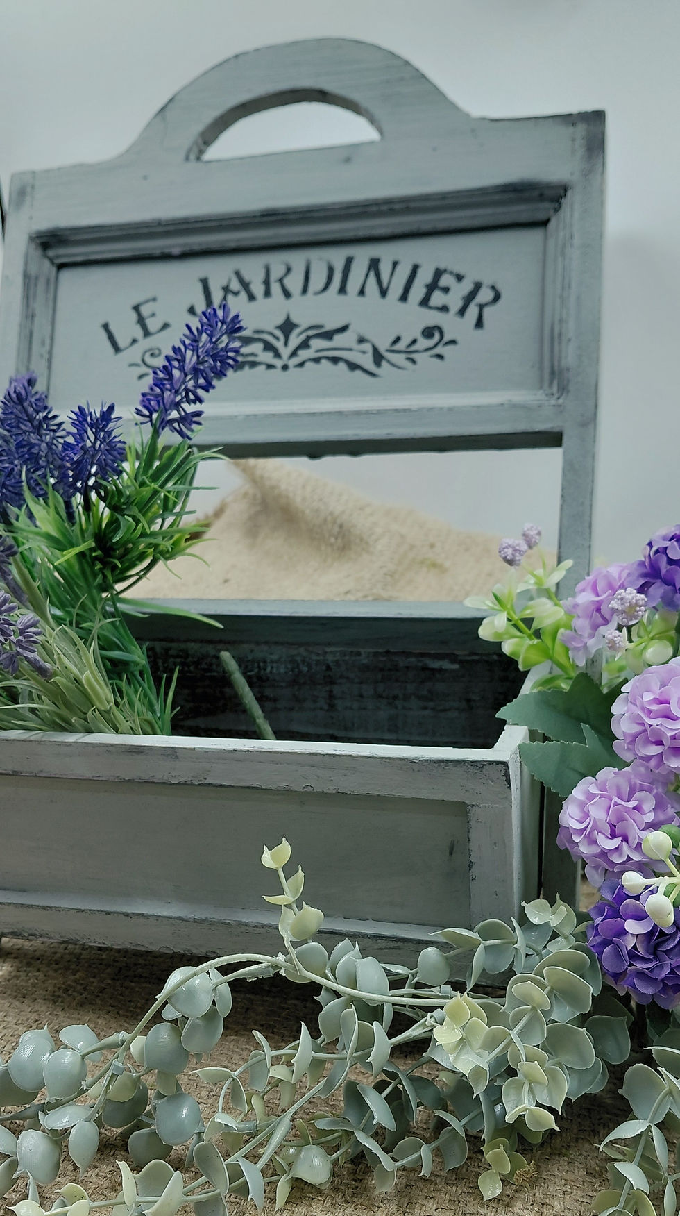 Miniatura: Il fascino della Provenza in un dettaglio: il porta vasi "Le Jardinier"