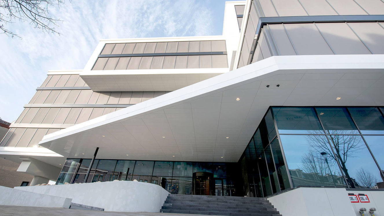 Projectfotograaf voor architecten -  projectfotografie van strak kantoorgebouw