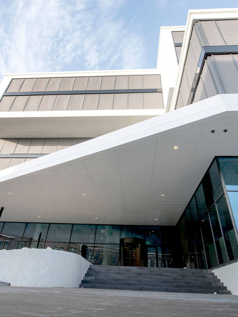 Projectfotografie voor architecten - projectfotografie van strak kantoorgebouw