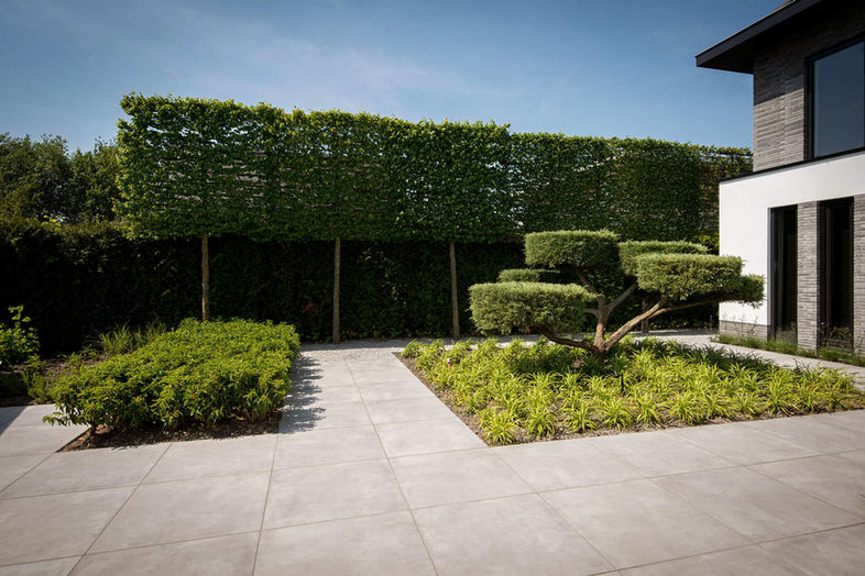Diverse projectfoto's van afgeronde projecten in Hoofddorp voor Stukart Tuinen