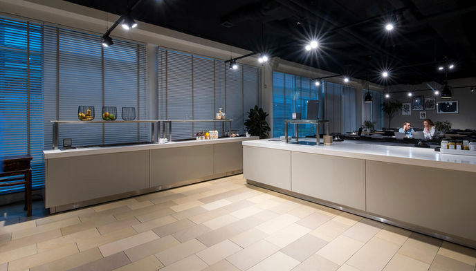 Interieurfoto's van het bedrijfsrestaurant van Bestseller in Amstelveen