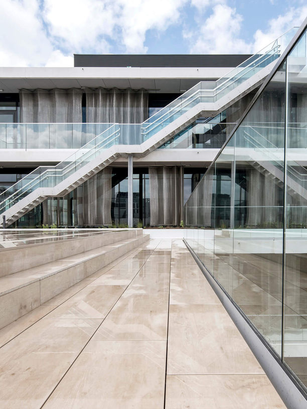 Exterieurfotografie van bedrijfspanden - projectfotografie van kantoorgebouw