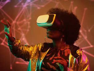 Dos games ao mundo corporativo: aplicações de realidade virtual - Por Gustavo e Isabela