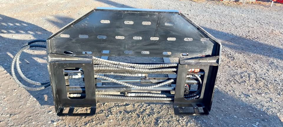 Miniature : fourche skid steer hydraulique