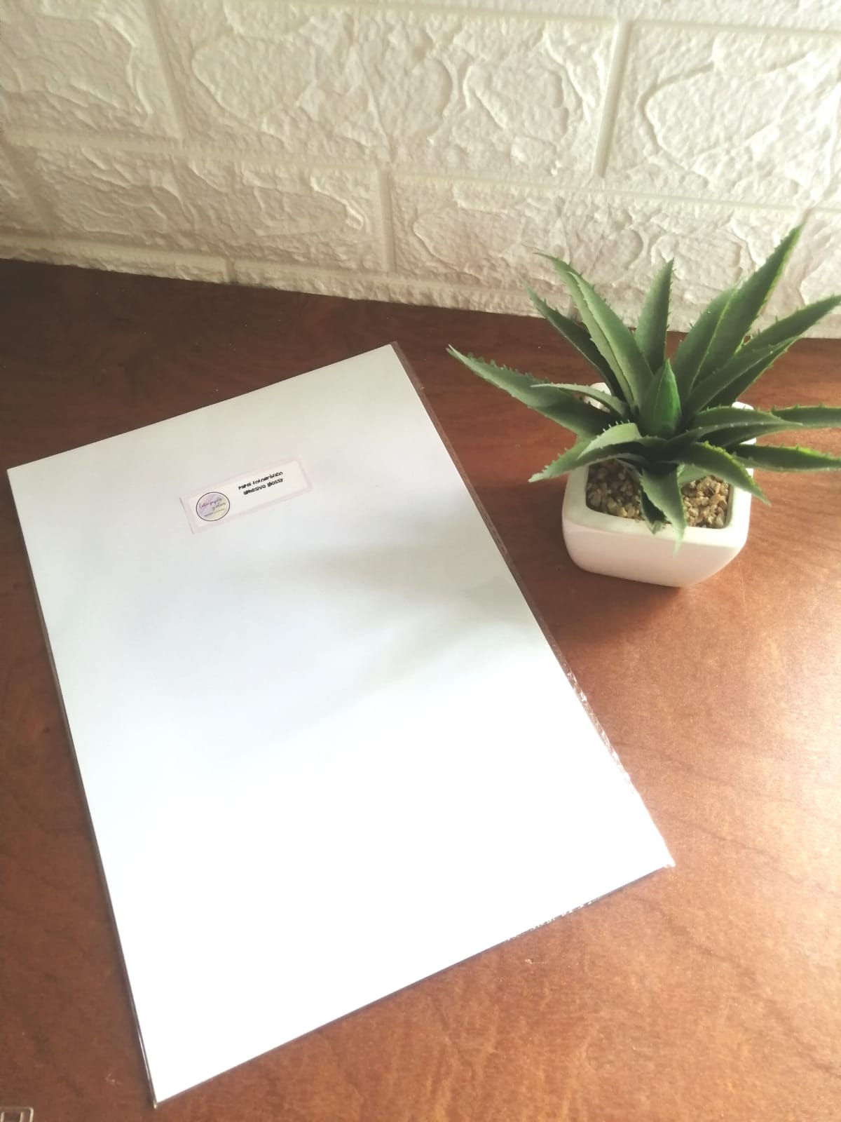 Papel fotográfico adhesivo Glossy 135 grs. 10 piezas.