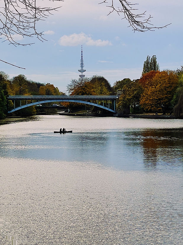 Hamburger Alster und Kanal.jpeg