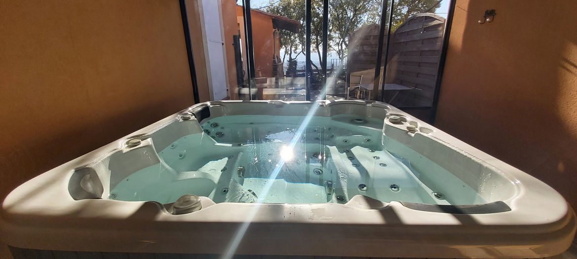 SPA 5 places couvert