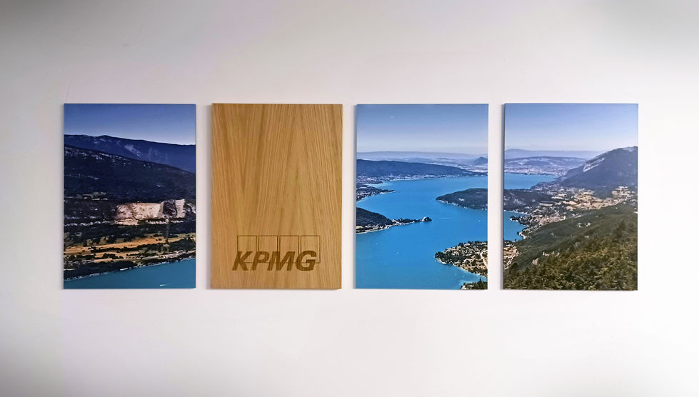 Décoration des espaces communs  du cabinet comptable KPMG à Annecy-le-Vieux, l'objectif étant d'améliorer le confort de travail des collaborateurs et l'expérience visiteurs.
#rse #qvt #qvct #bien-être au travail