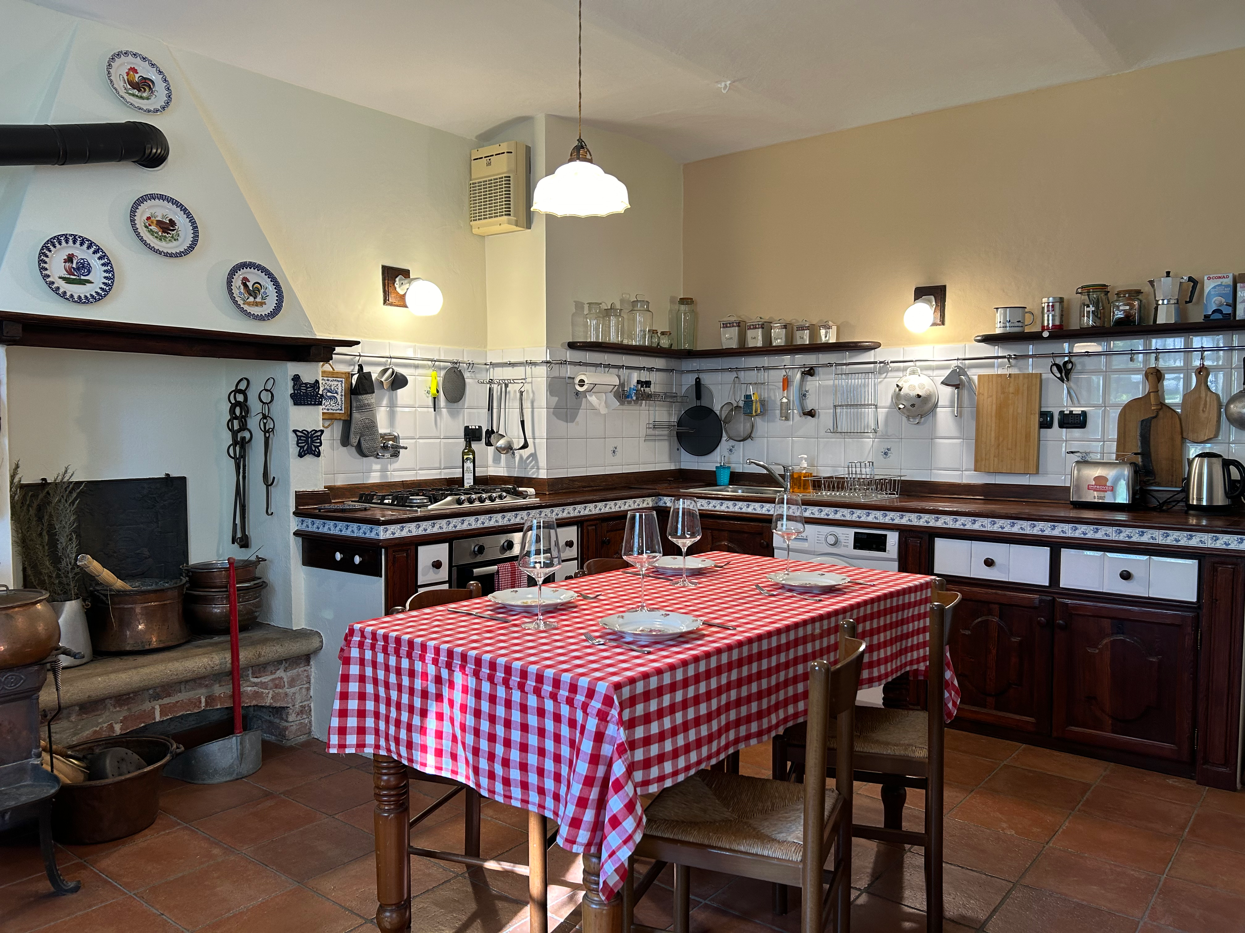 Casa Ambrogina kitchen