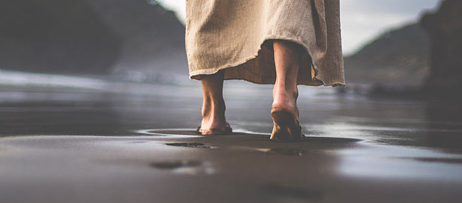 Jesus-Walking-Sand-2-960x540.jpeg