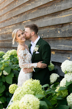 intimate Stonewall Estates wedding in the Niagara Region