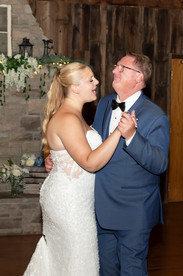 Niagara Wedding Photographer | Beechwood Golf & Social House Wedding in Thorold