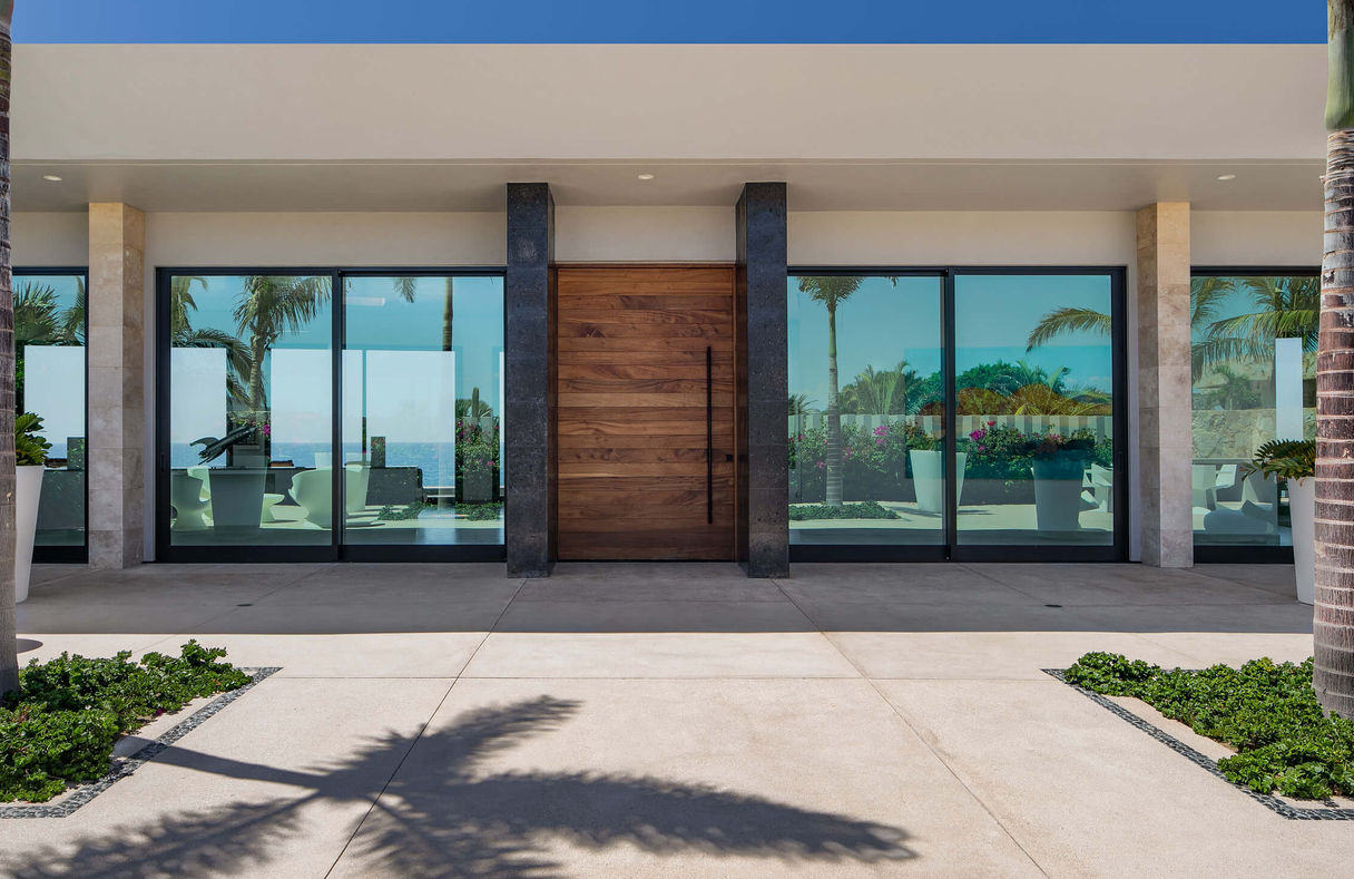 HouseExterior01.jpg