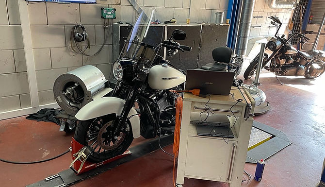 2019 Road King 114 met SE nokkenassen, V&H bochten en SE dempers