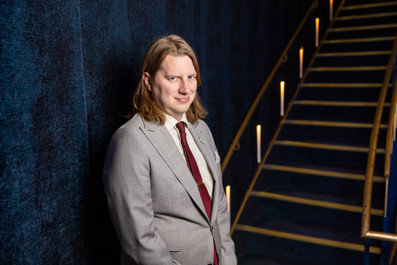 Justin Percell photographed by James Murphy for Trainman Photography at the Chicago Magic Lounge