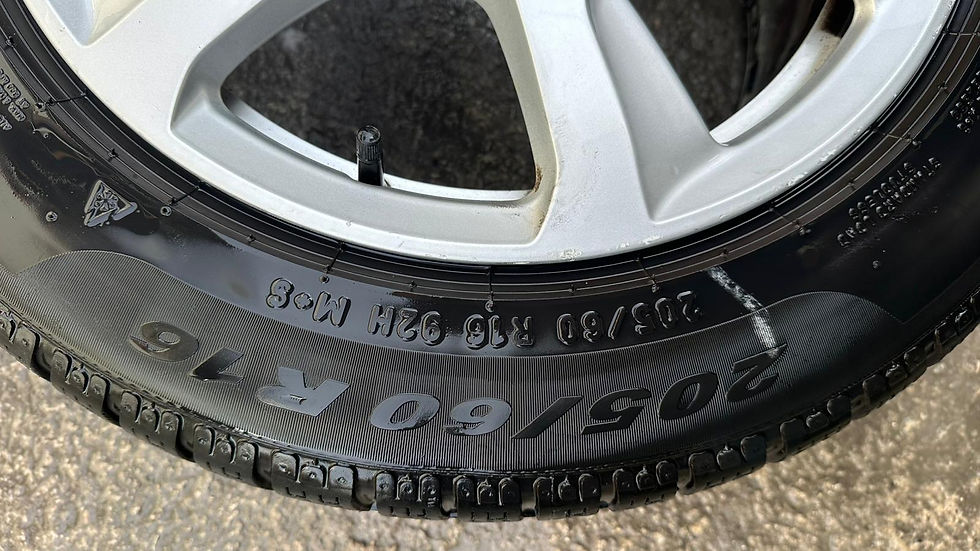 Miniatura: 4 CERCHI AUDI A4 COMPLETI DI GOMME