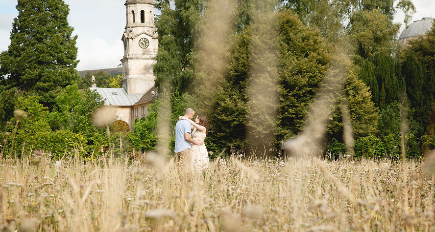 pregnancy photo session at penicuik house in midlothian