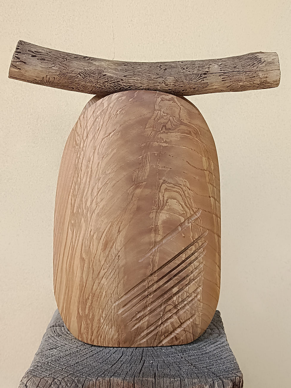 Rémanences II, sculpture en frêne de Marie-Laure Teisseire