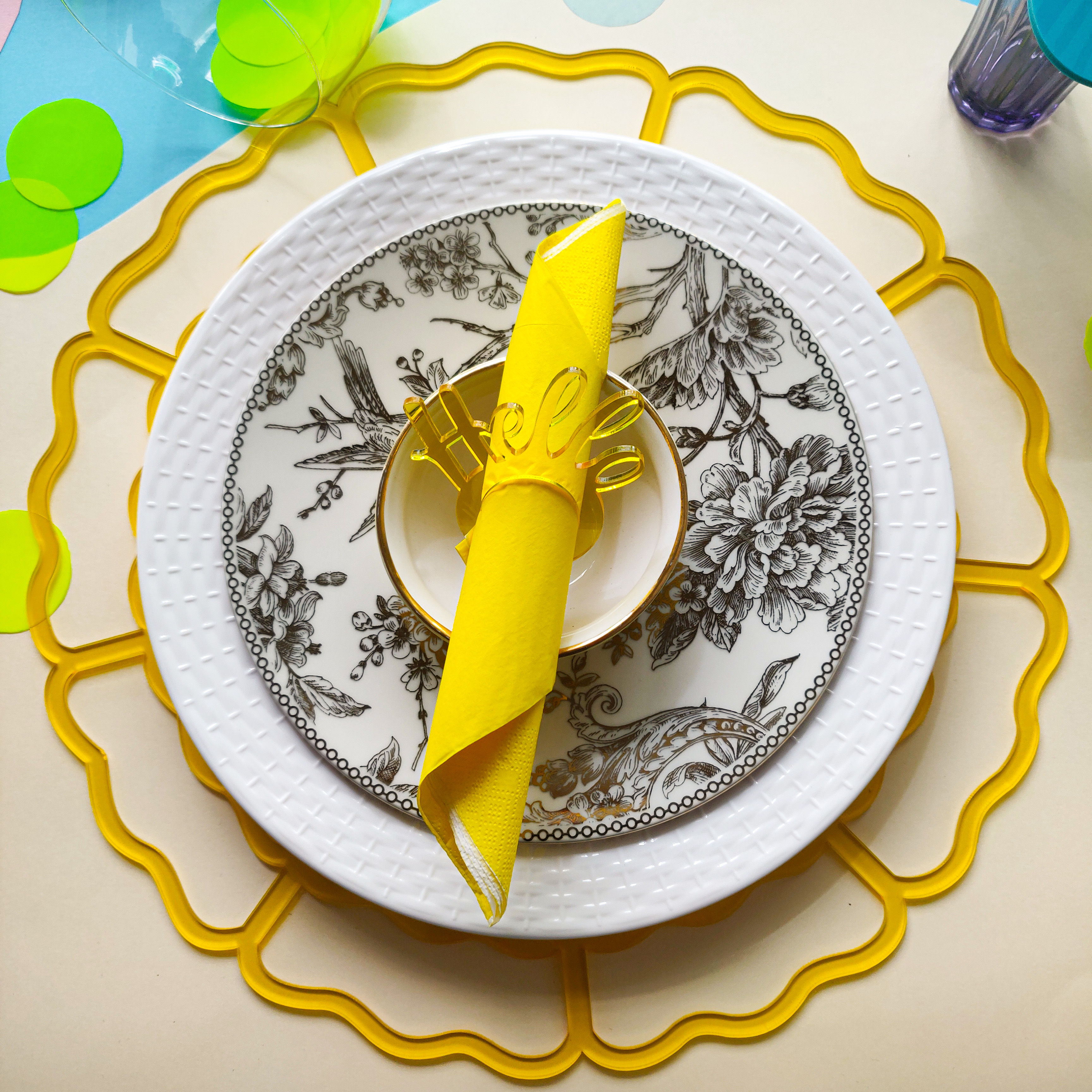 Morrocon Sunshine Translucent Yellow Dinner Plate Outliner