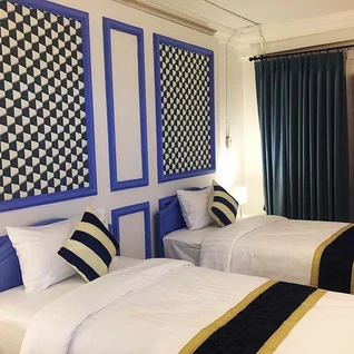 30 Rooms (1).webp