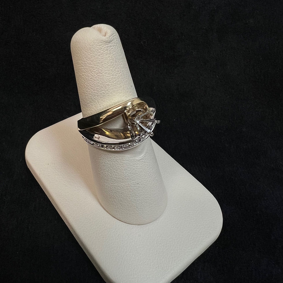 Thumbnail: Two Tone Diamond Setting