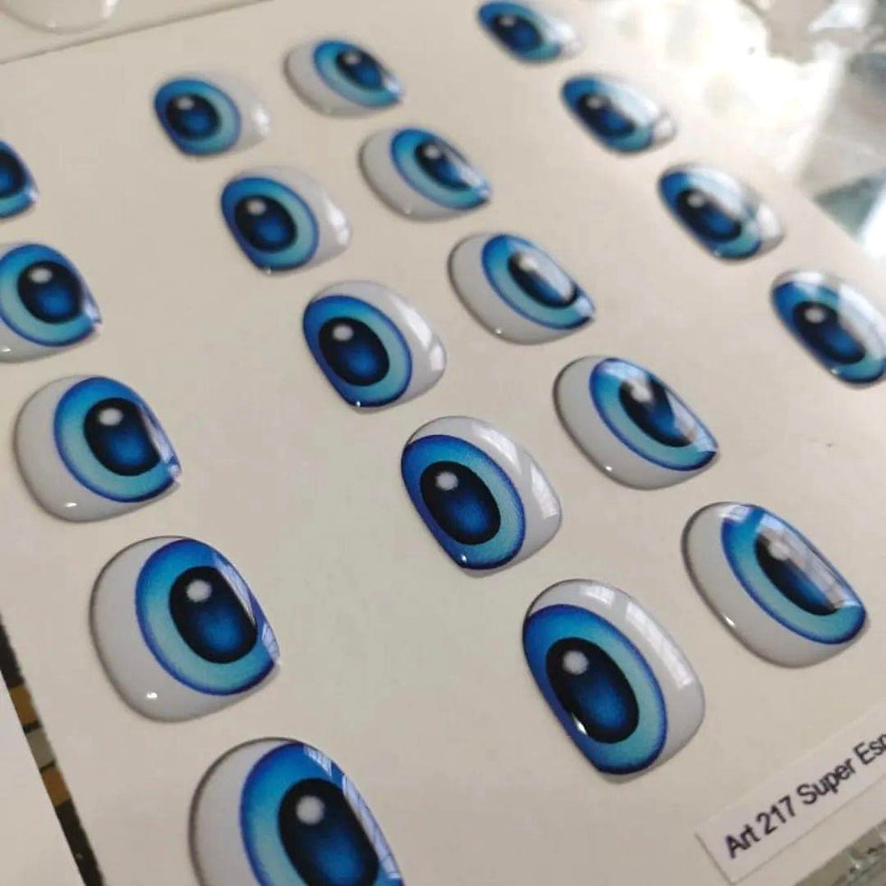 Thumbnail: Mario 3D eyes Mariela López Art 217