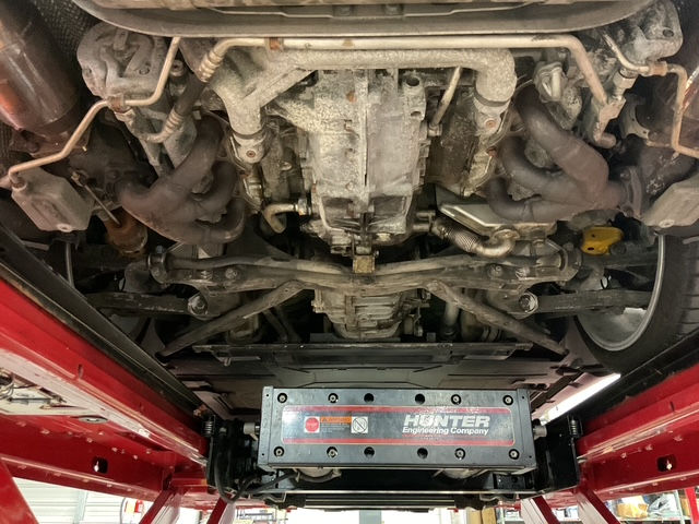 Thumbnail: Undercarriage of silver 2003 Porsche Turbo X50 6 Speed