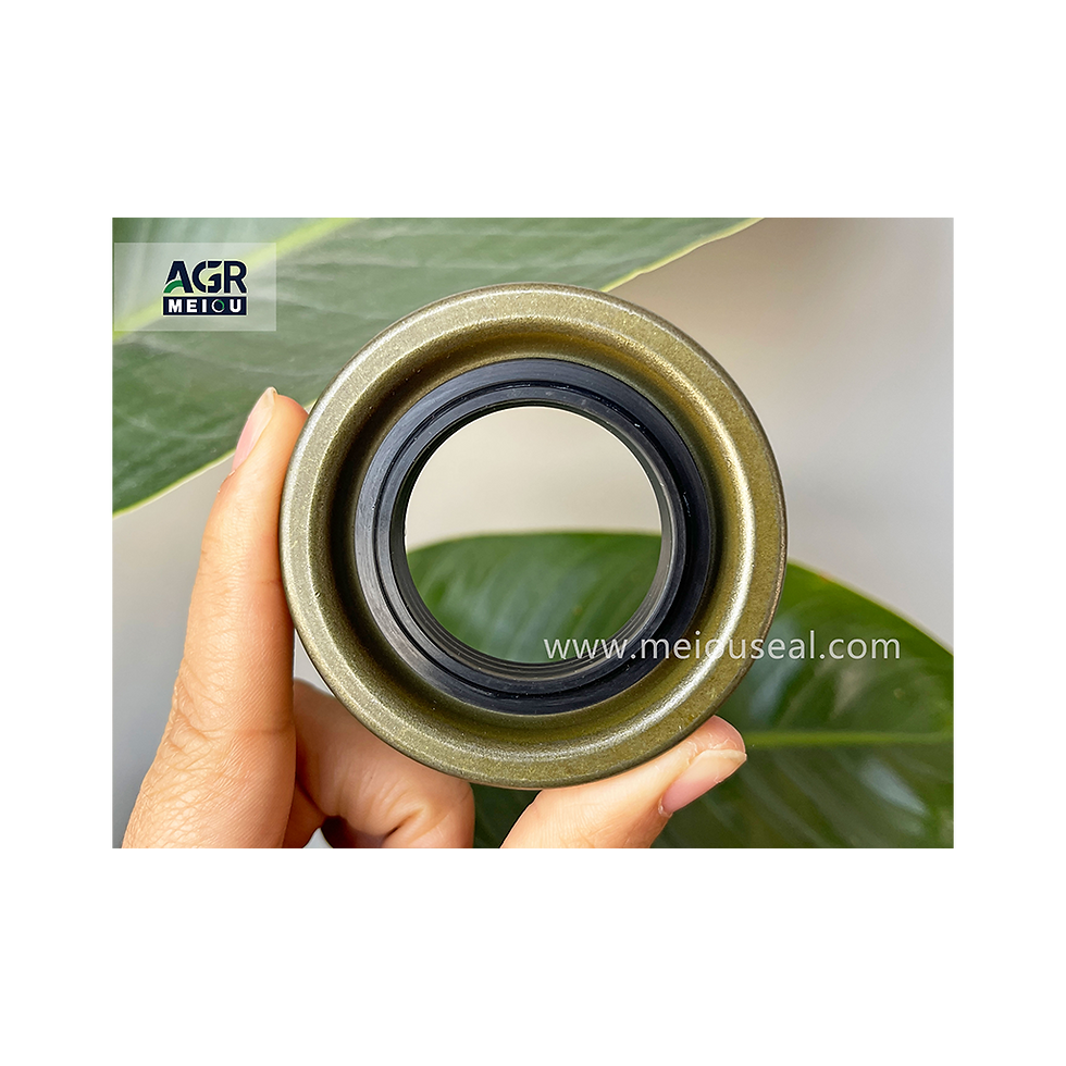 Miniatura: NEW HOLLAND TRACTOR REPLACEMENT SHAFT SEAL 35*65*14.5/17 NBR,12019775B