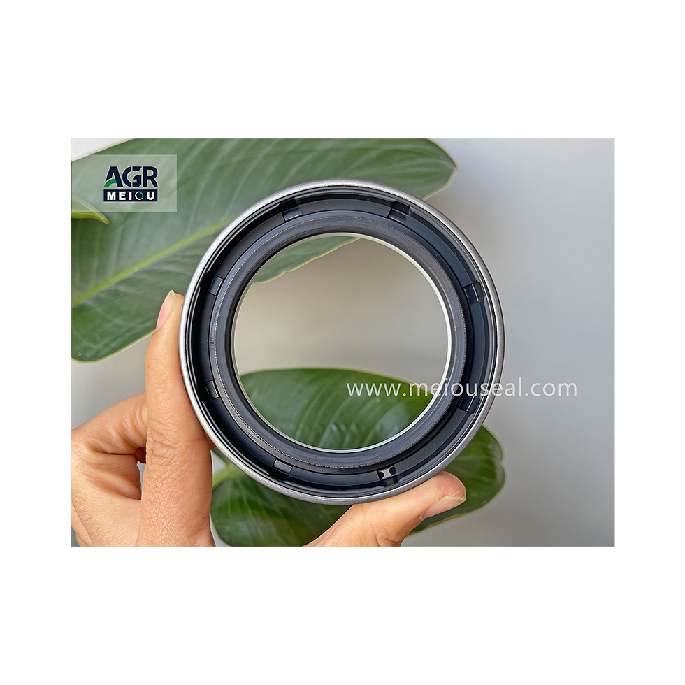 Miniature : TRACTOR CRANKSHAFT SEAL 65X90X17.5 NBR+AU,19033621B