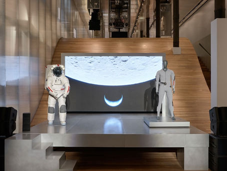 Prada va sulla Luna