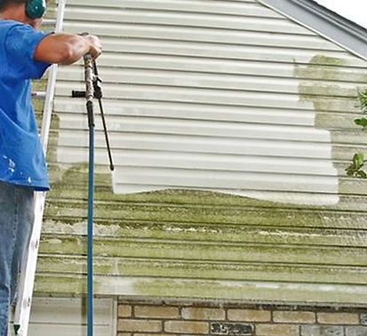 Vinyl siding pressure washing cleaning