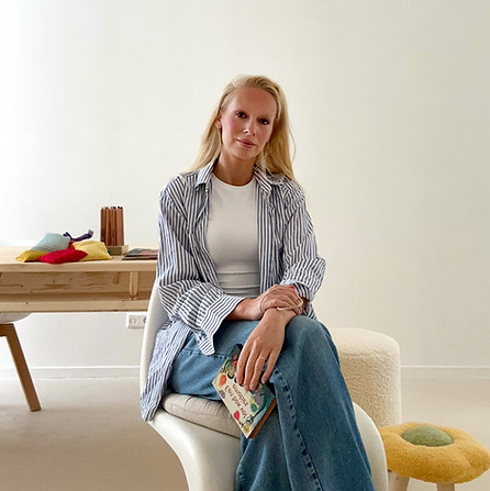 Hester Udink. Beeldend therapeut met kinderen, jongeren en ouders. Zit jouw kind niet lekker in zijn/haar vel, heeft het een ingrijpende gebeurtenis meegemaakt of lopen jullie als ouders/verzorgers ergens tegenaan met betrekking tot de ontwikkeling van jullie kind? Bij Praktijk Eigen Aardig gaan we op een creatieve manier, spelenderwijs en ervaringsgericht aan de slag met jullie hulpvraag, om weer met zelfvertrouwen en in balans in het leven te staan.