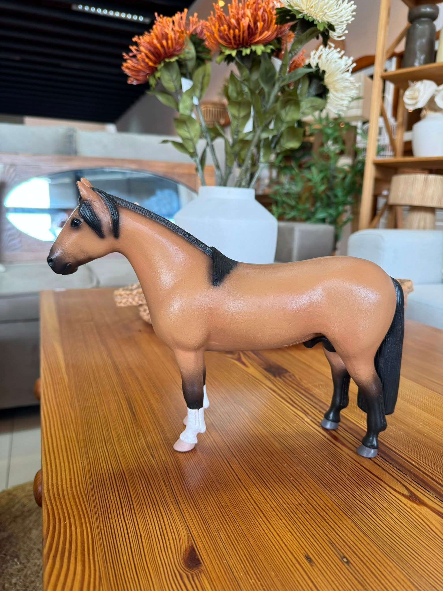 Caballo criollo cola suelta (de cerámica) 4