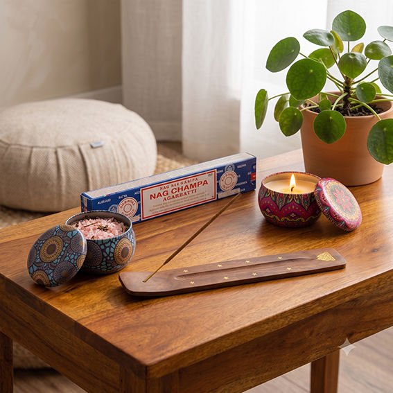 Kit para Relaxar: Incenso Nag Champa + Vela Aromática + Escalda Pés + Incensário